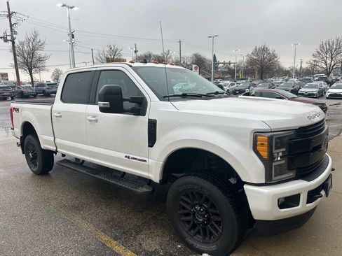 Used 2019 Ford F250 Lariat image 2
