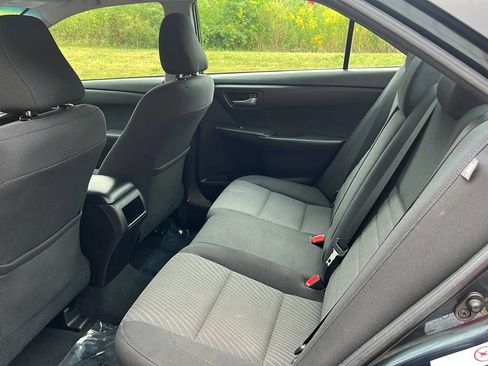 Used 2016 Toyota Camry LE image 12