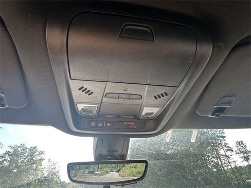 Used 2024 Buick Enclave Premium image 30