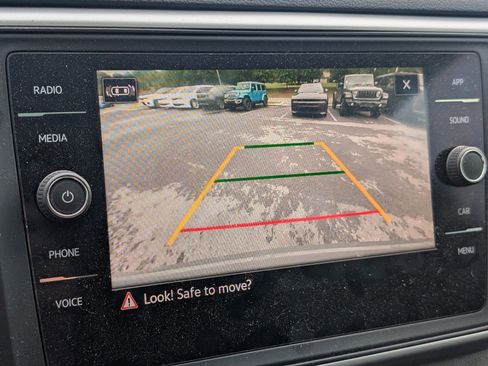 Used 2021 Volkswagen Atlas Cross Sport SE FWD image 11