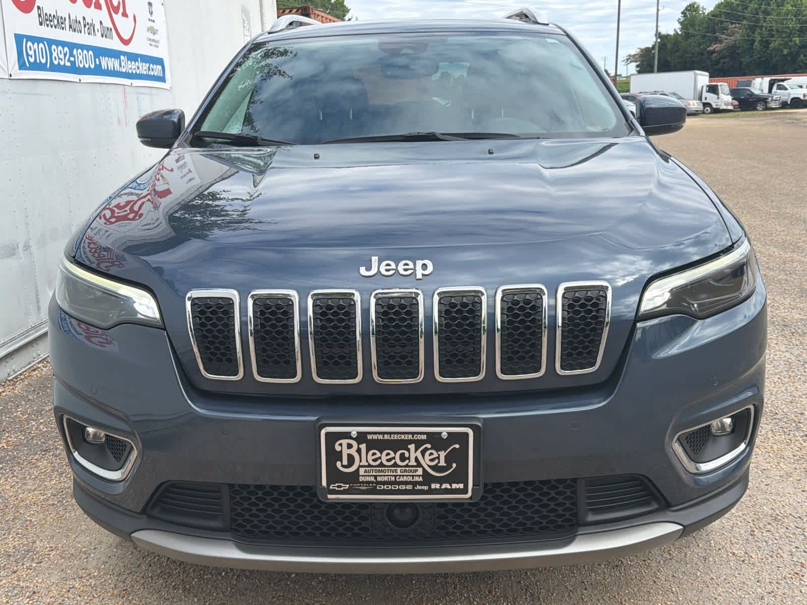 Used 2020 Jeep Cherokee Limited w/ Technology Group AWD/4WD image 5