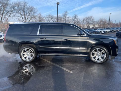 Used 2015 Cadillac Escalade ESV Premium image 4