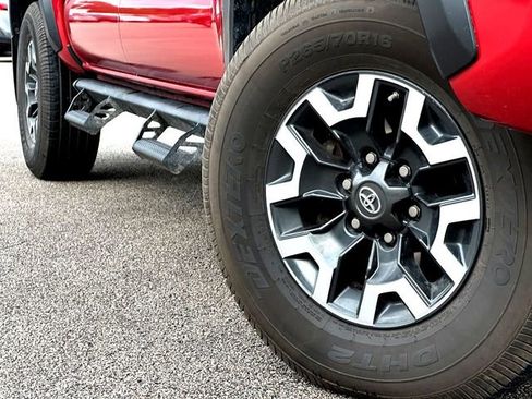 Used 2019 Toyota Tacoma TRD Off-Road AWD/4WD image 2