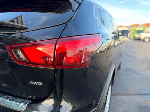 Used 2017 Nissan Rogue Sport S w/ S Appearance Package image 12