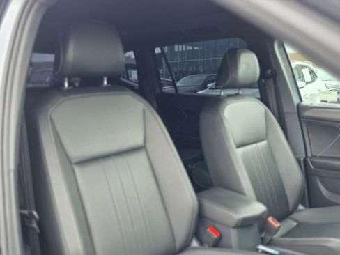 Used 2023 Volkswagen Tiguan SE R-Line FWD image 11