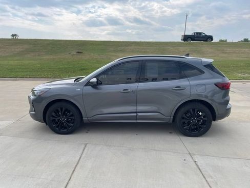 Certified 2023 Ford Escape ST-Line Elite w/ Premium Technology Package AWD/4WD image 7