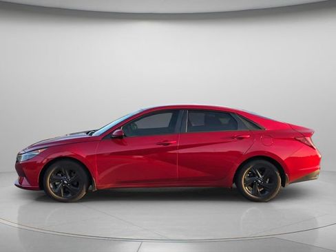 Used 2023 Hyundai Elantra SEL FWD image 3