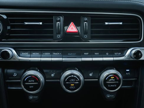 Used 2021 Genesis G70 2.0T w/ Elite Package image 14