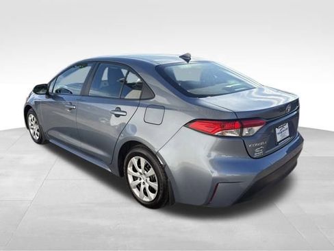 Used 2025 Toyota Corolla LE image 11