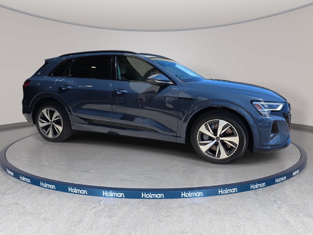 Used 2024 Audi Q8 e-tron Premium AWD/4WD image 5