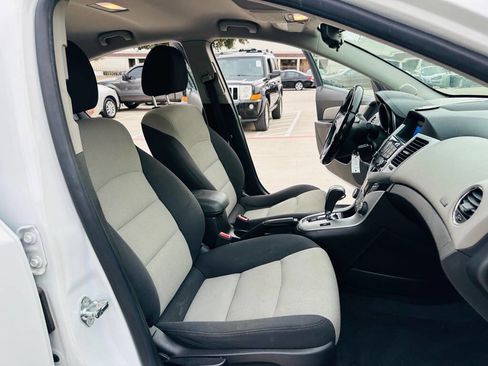 Used 2016 Chevrolet Cruze LS image 19