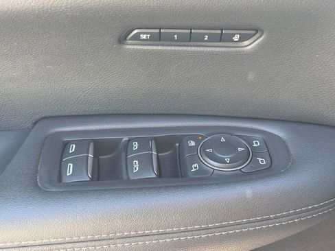 Used 2023 Cadillac XT6 Luxury AWD/4WD image 16