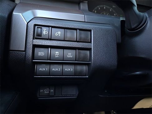 Used 2024 Toyota Tacoma TRD Sport w/ TRD Sport Upgrade Package image 21