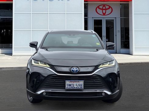 Used 2024 Toyota Venza XLE AWD/4WD image 2