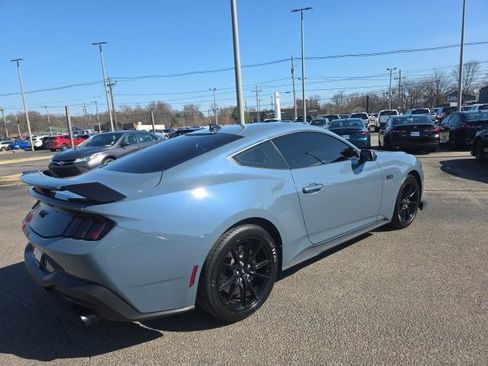 Used 2024 Ford Mustang GT Premium image 4