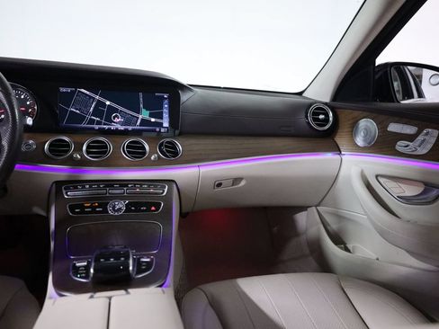 Certified 2018 Mercedes-Benz E 400 4MATIC Sedan image 48