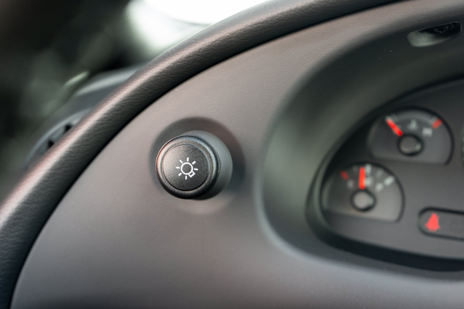 Used 2004 Ford Mustang GT RWD image 15