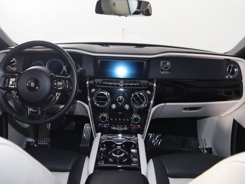 Used 2020 Rolls-Royce Cullinan image 41