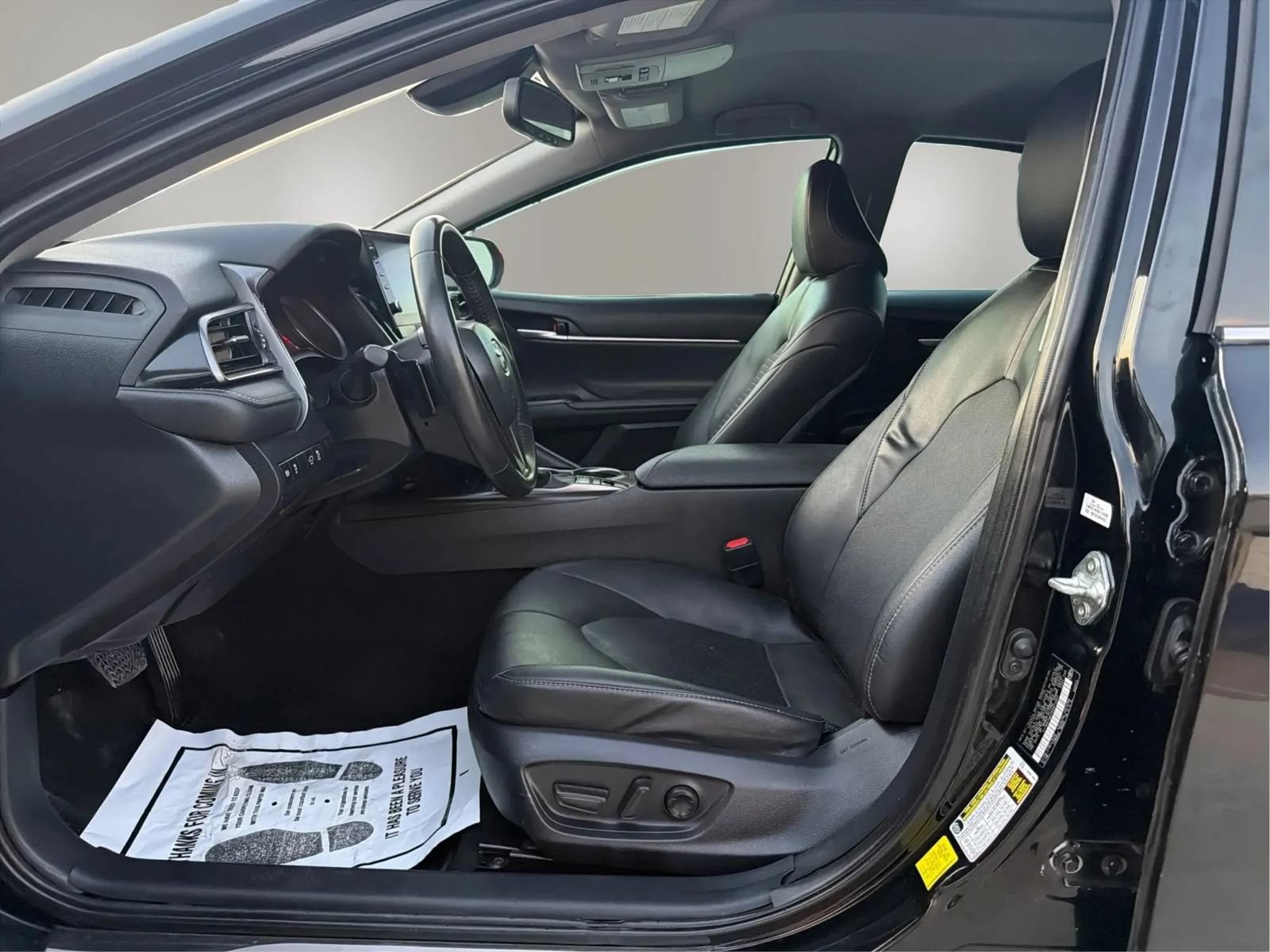 Used 2024 Toyota Camry XSE FWD image 11