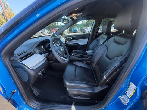 Used 2025 Jeep Compass Limited AWD/4WD image 23