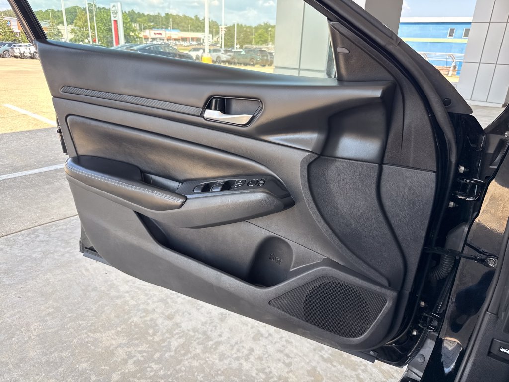 Used 2024 Nissan Altima 2.5 SV FWD image 22