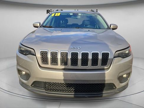 Used 2019 Jeep Cherokee Latitude Plus image 5