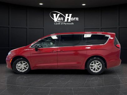 New 2026 Chrysler Pacifica Select