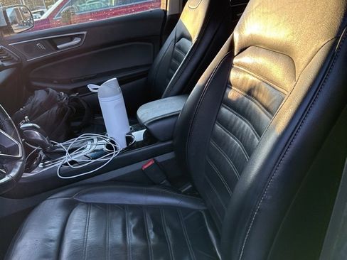 Used 2017 Ford Edge SEL w/ Equipment Group 201A image 4