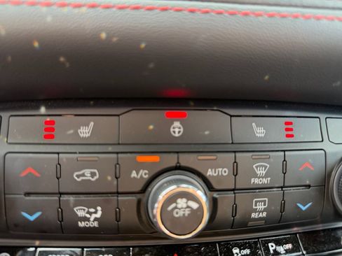 Used 2025 Dodge Durango GT AWD/4WD image 17