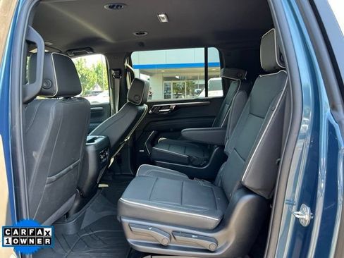 Used 2025 Chevrolet Suburban Premier AWD/4WD image 14