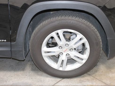 Used 2024 GMC Terrain SLE image 53