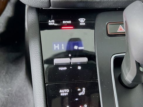 New 2026 Porsche Macan Turbo image 18