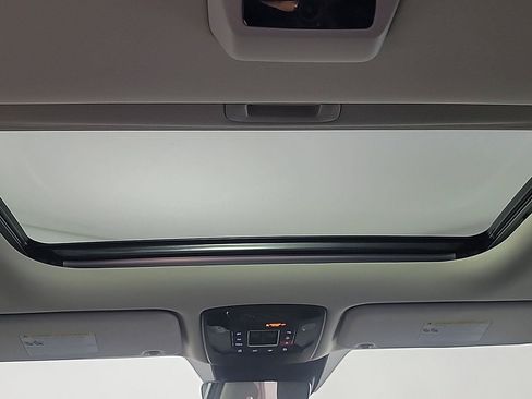 Used 2025 Kia Carnival SX FWD image 23
