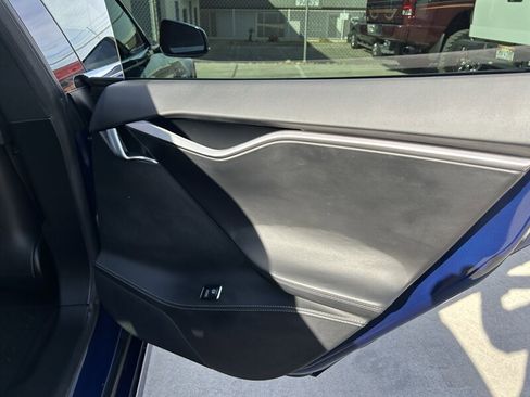 Used 2018 Tesla Model S 75D image 35