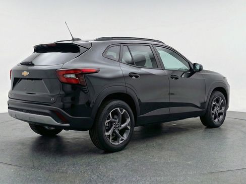 Used 2025 Chevrolet Trax LT image 9