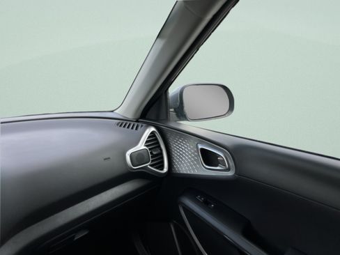 Used 2025 Kia Soul LX w/ LX Technology Package FWD image 29