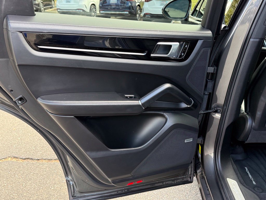Used 2021 Porsche Cayenne S AWD/4WD image 22