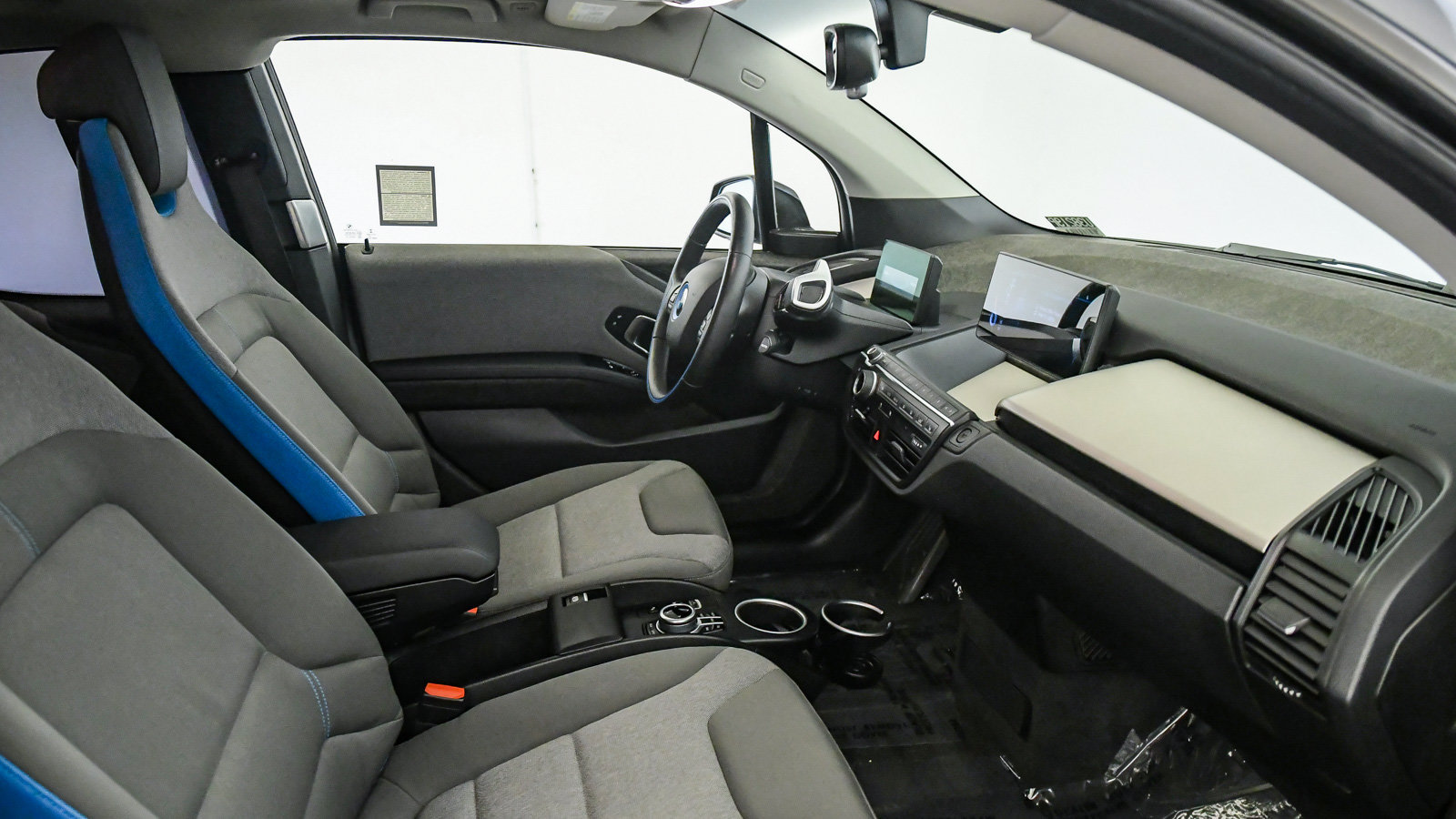 Used 2017 BMW i3 w/ Range Extender RWD image 16