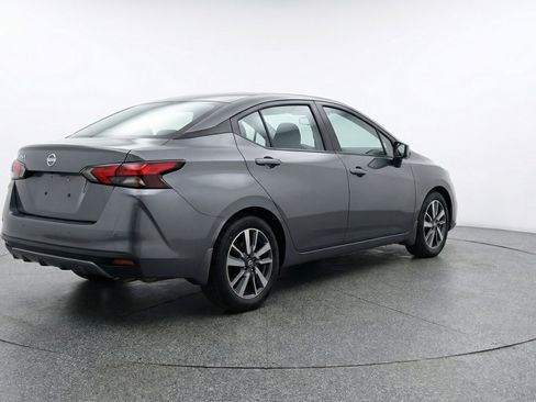 Used 2025 Nissan Versa SV image 9