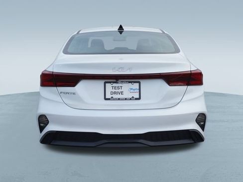 Used 2023 Kia Forte LXS image 7