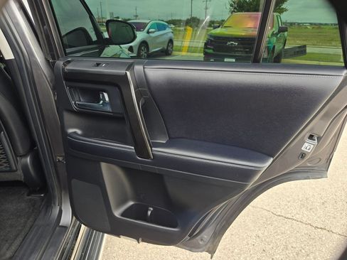 Used 2019 Toyota 4Runner Limited AWD/4WD image 23