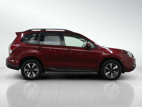 Used 2017 Subaru Forester 2.5i Premium image 6