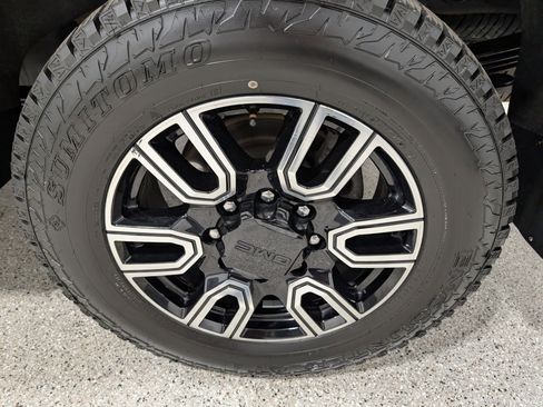 Used 2020 GMC Sierra 2500 AT4 w/ AT4 Premium Package image 13