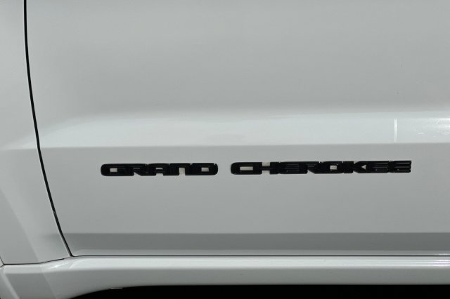 Used 2021 Jeep Grand Cherokee Laredo X RWD image 32