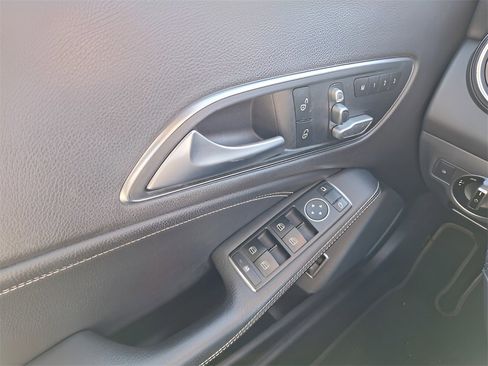 Used 2019 Mercedes-Benz CLA 250 image 16