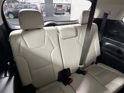 Certified 2024 Kia Telluride S image 27