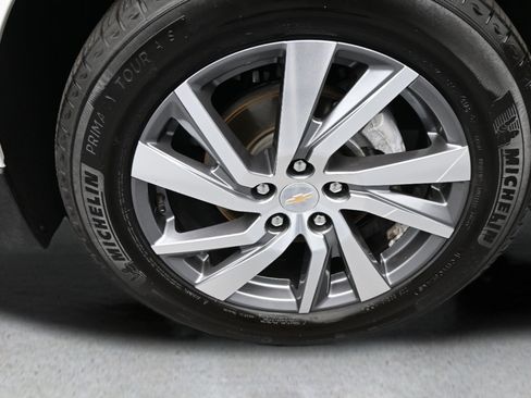 Used 2024 Chevrolet Equinox Premier AWD/4WD image 21