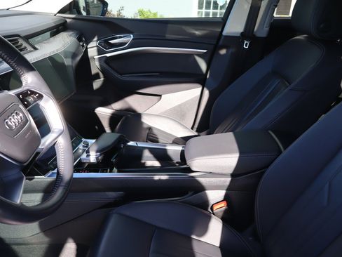 Used 2021 Audi e-tron Premium w/ Convenience Plus Package AWD/4WD image 26