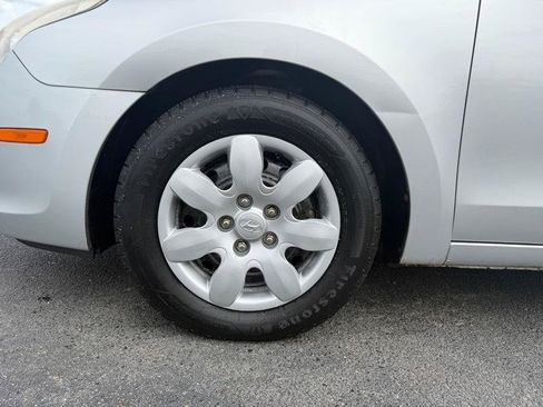 Used 2010 Hyundai Elantra GLS FWD image 31