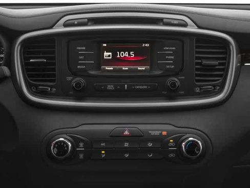 Used 2017 Kia Sorento FWD w/ LX Convenience Package image 12